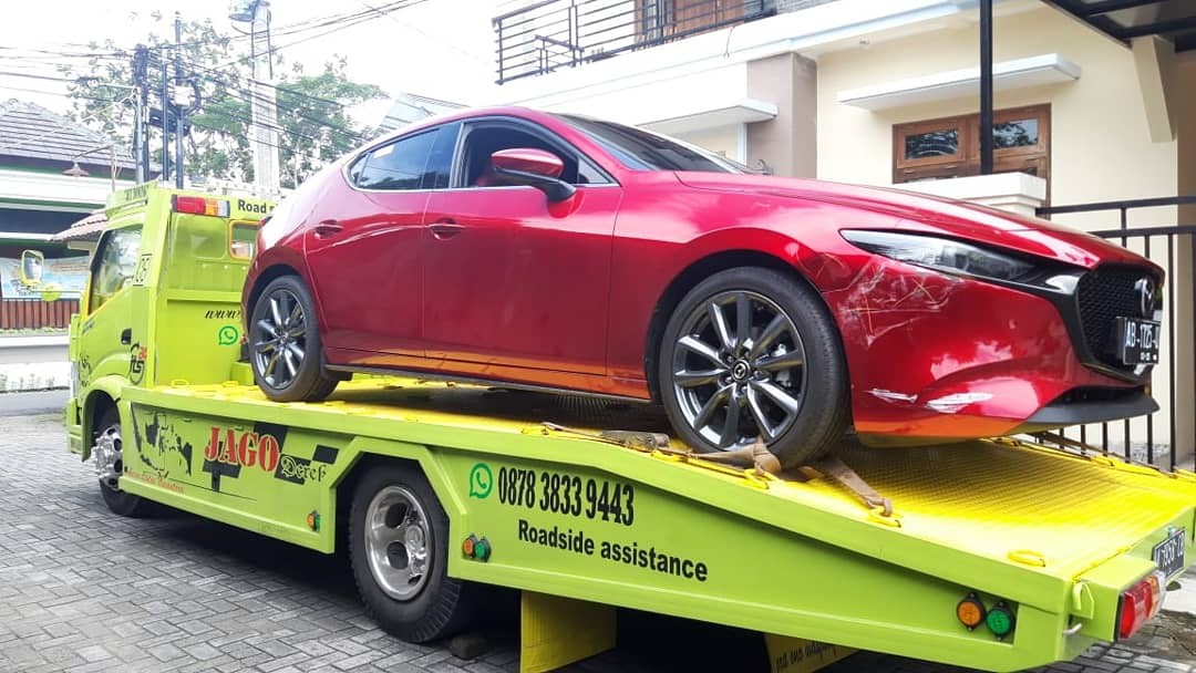 JASA DEREK TOWING MOBIL DI KOTA SLEMAN YOGYAKARTA 085101189443