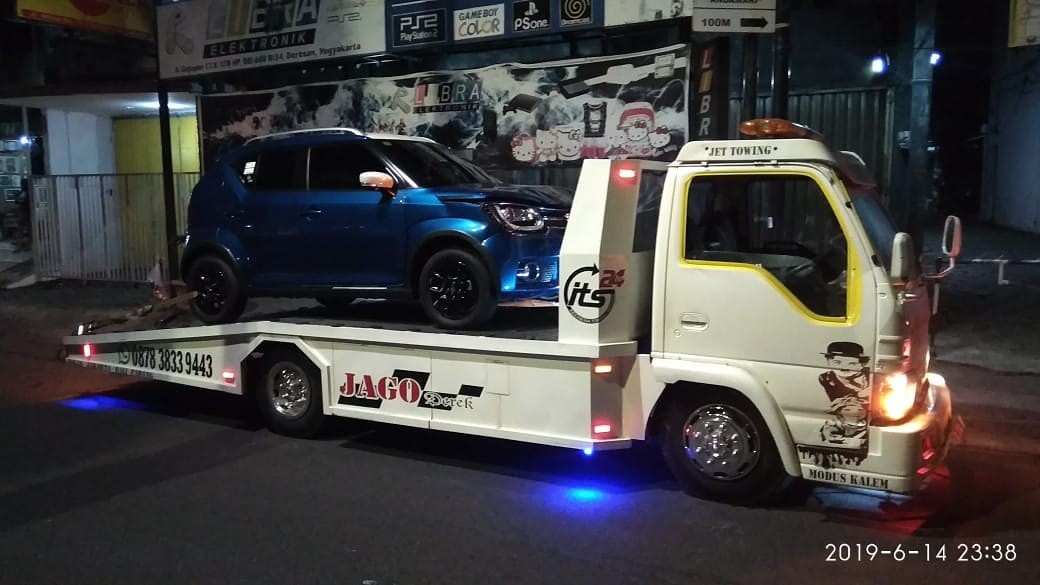 TOWING MOBIL TERDEKAT 085101189443